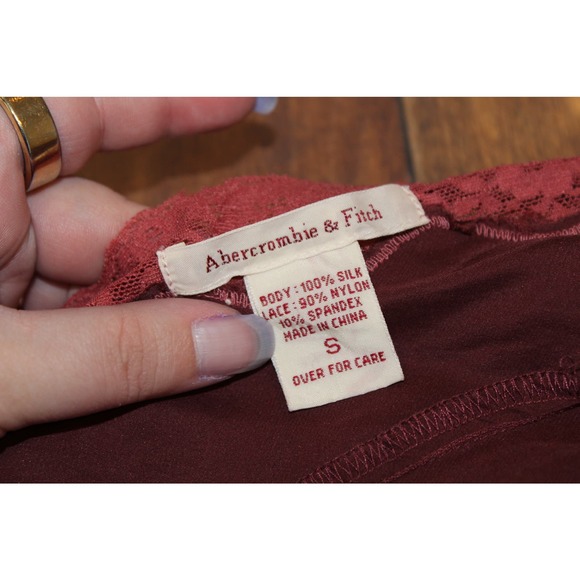 Women's Abercrombie & Fitch Burgundy Red Silk Lace Camisole Tank Top Size Small - Picture 3 of 13